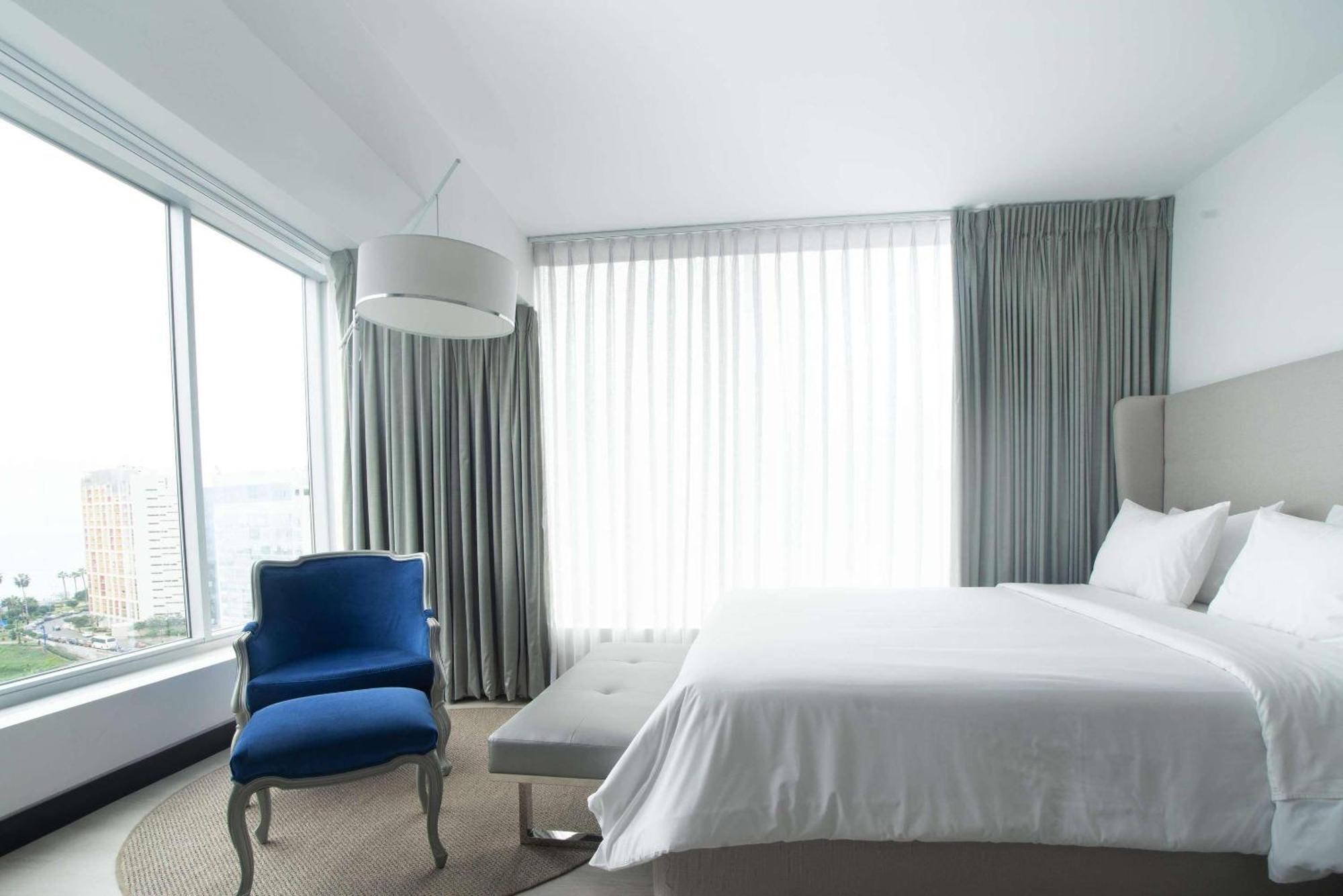 Radisson Decapolis Miraflores 4*